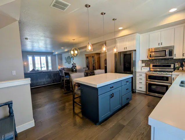 28 E Yellow Cliff Dr, Draper, Utah 84020