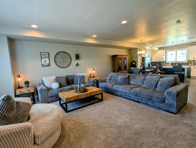 28 E Yellow Cliff Dr, Draper, Utah 84020