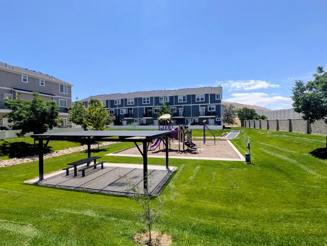 28 E Yellow Cliff Dr, Draper, Utah 84020