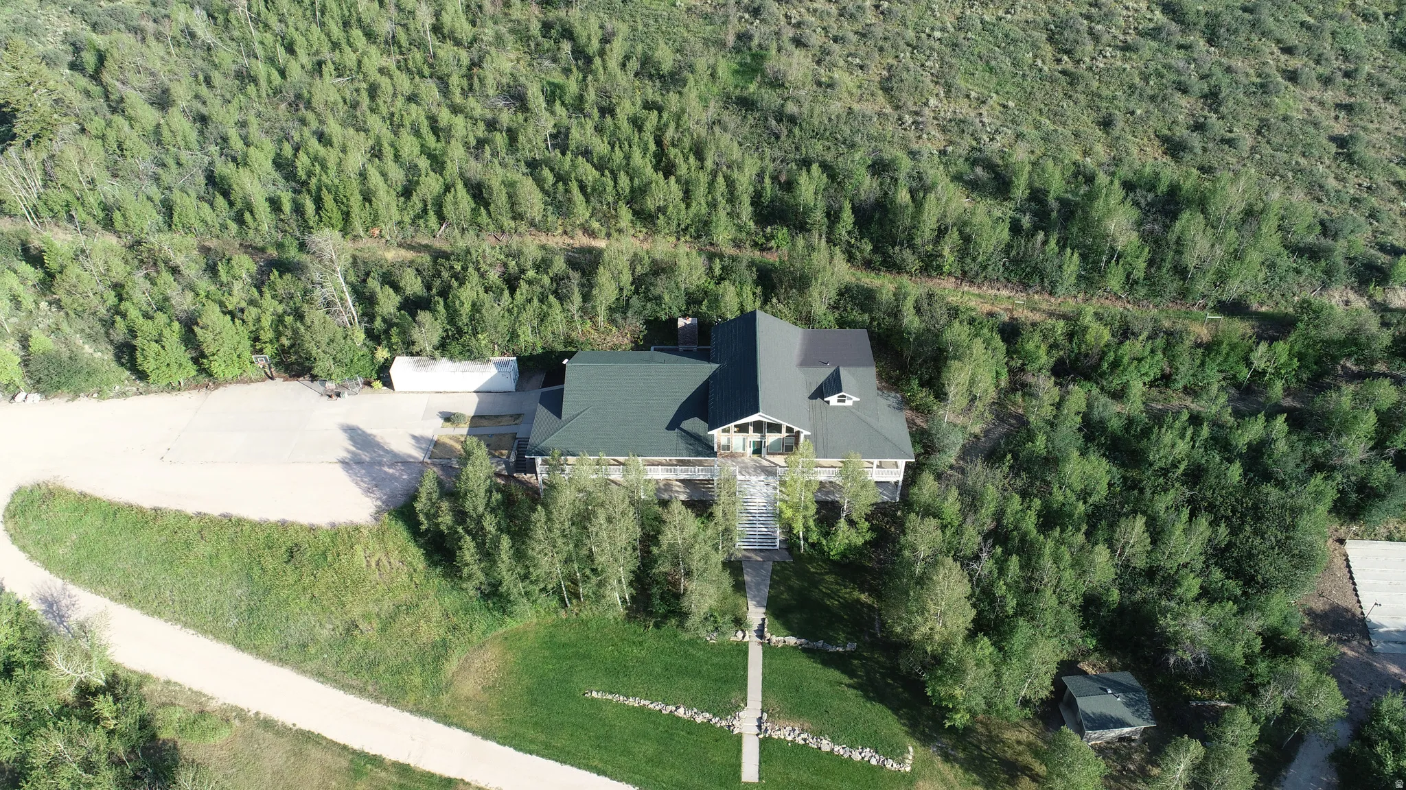 Expansive property  view featuring an impressive estate