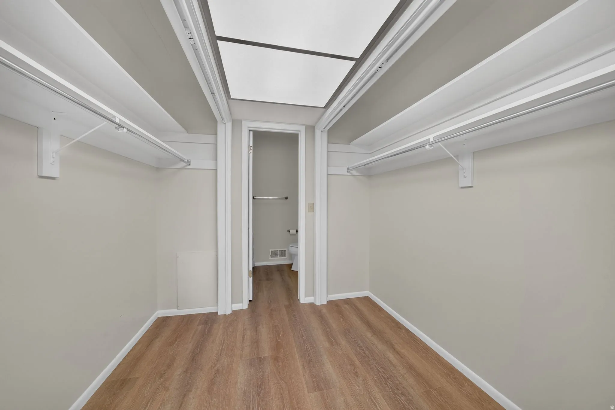 Walk in closet