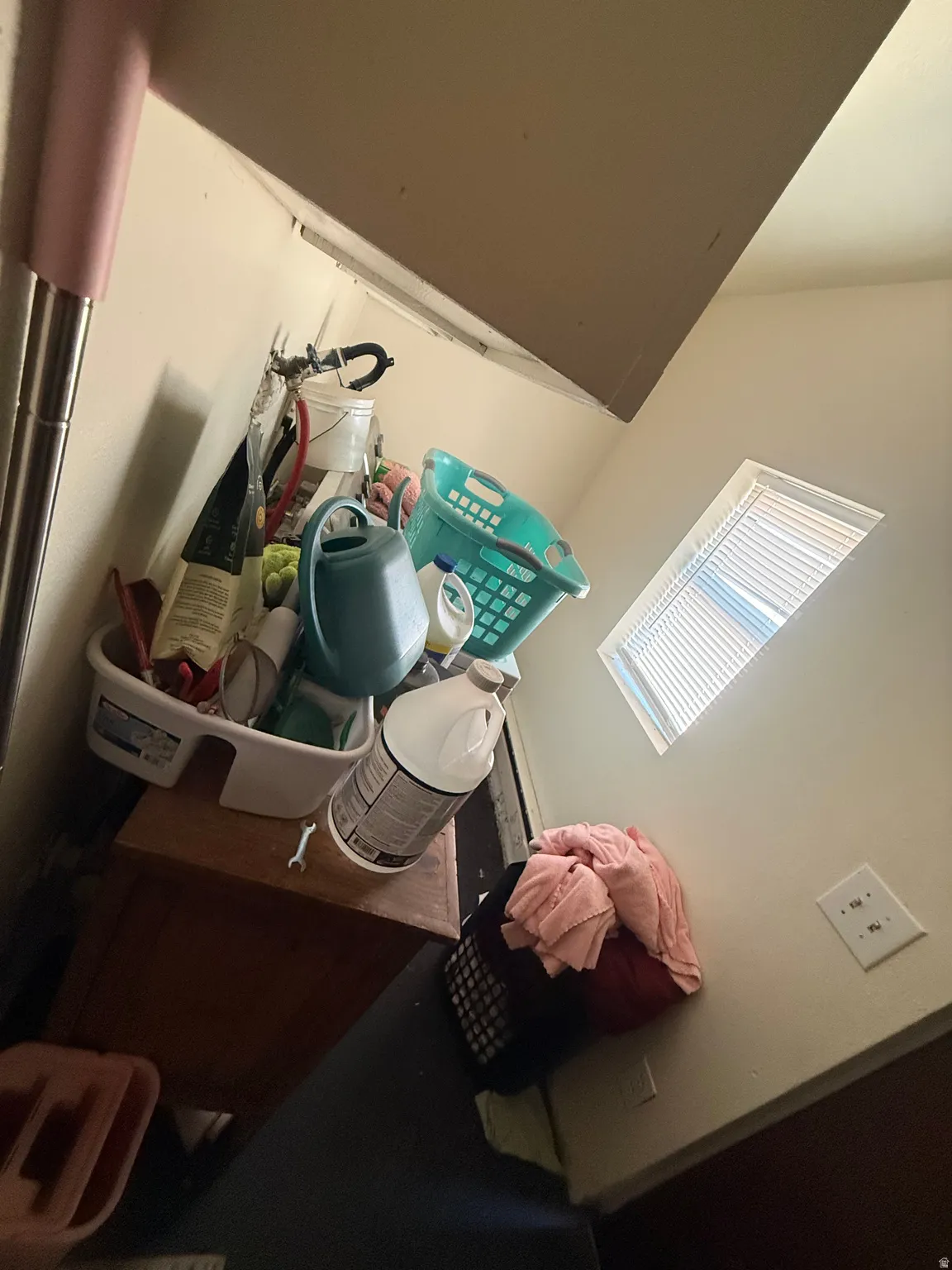 Image quality insufficient for description
