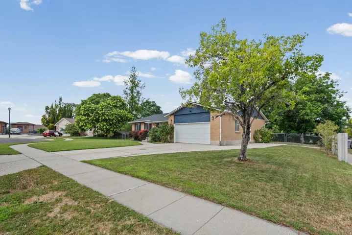 341 E Heather Ridge Cir, Sandy, Utah 84070
