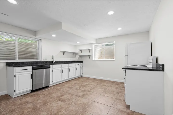 341 E Heather Ridge Cir, Sandy, Utah 84070