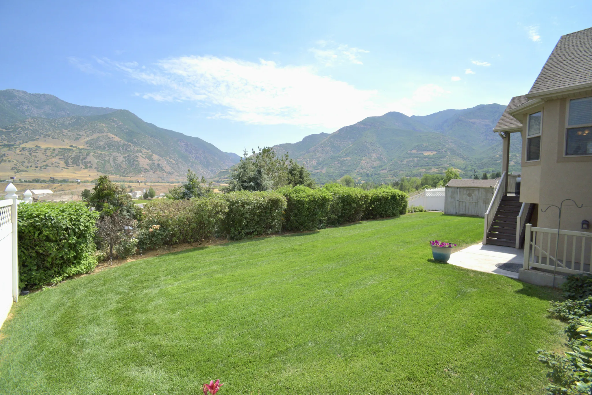 FLAT LAWN WITH GORGEOUS VIEWS OF WEBER CANYON!