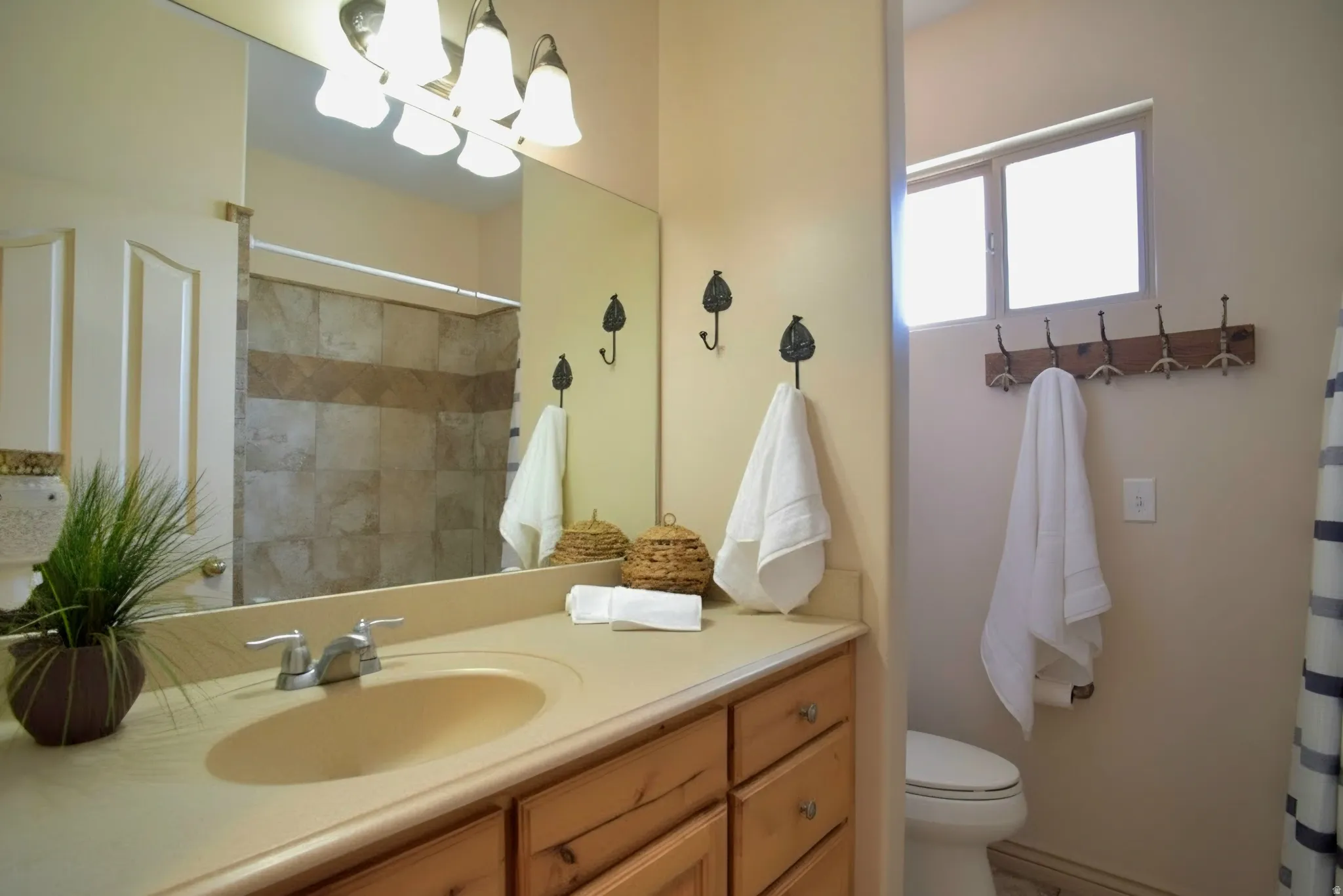 MAIN FULL BATH