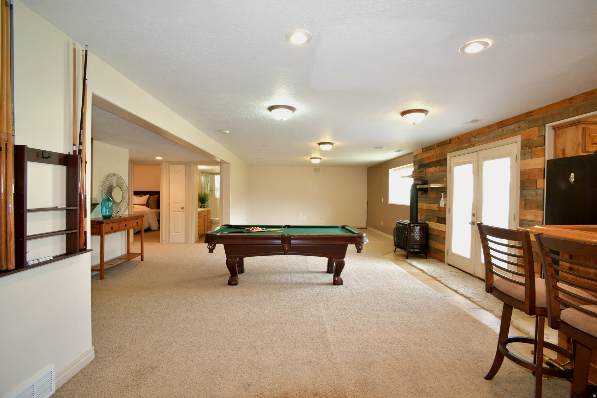 DINING AREA FOR THE KITCHEN DOWN