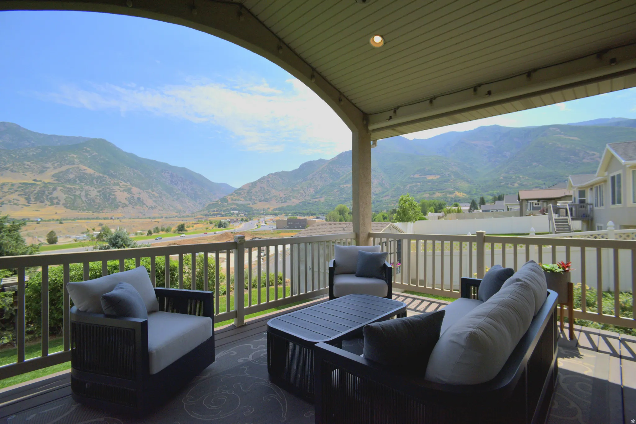 AMAZING VIEWS FROM YOUR LOVELY COVERED DECK