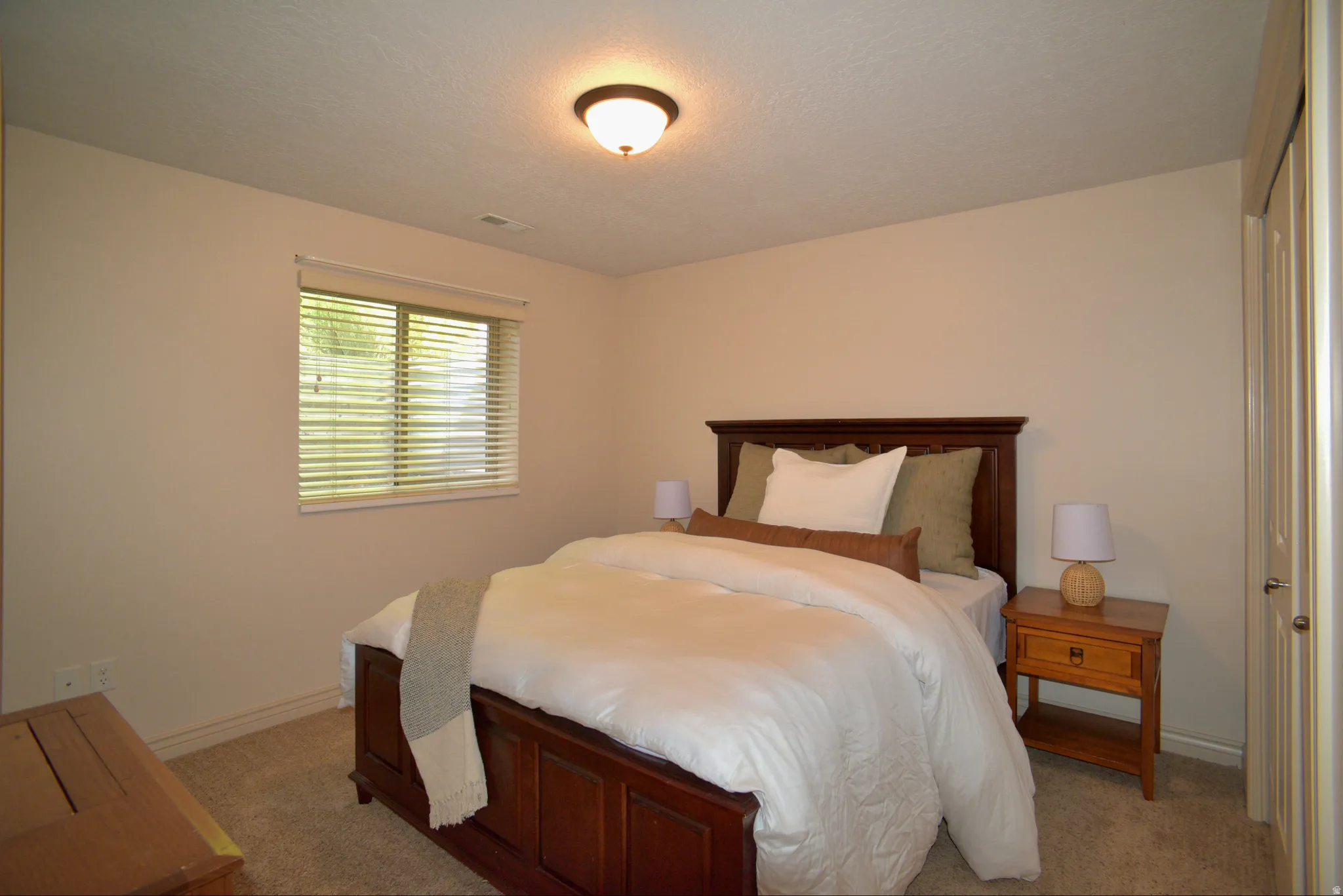 LARGE BEDROOM DOWNSTAIRS