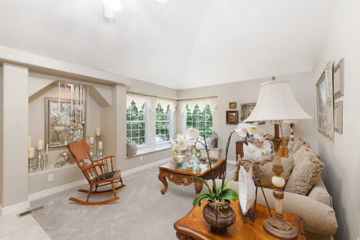 2050 E Johnstone Dr, Sandy, Utah 84093