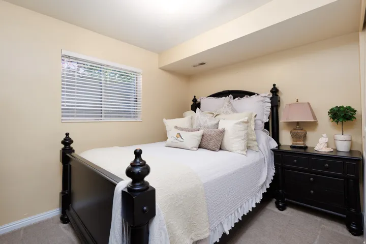2050 E Johnstone Dr, Sandy, Utah 84093