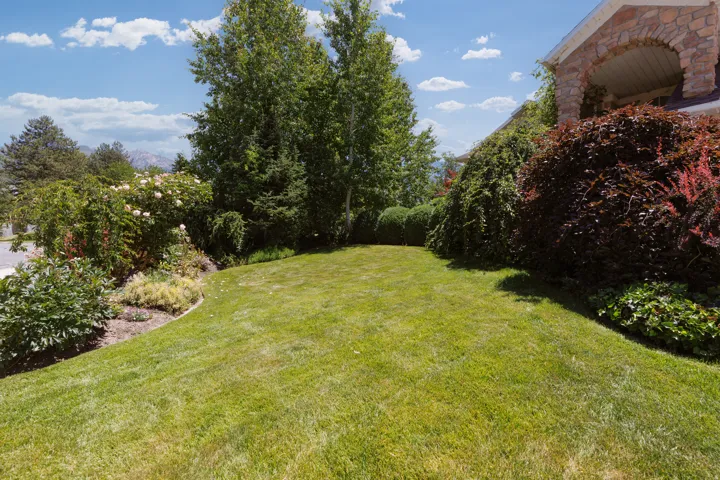 2050 E Johnstone Dr, Sandy, Utah 84093