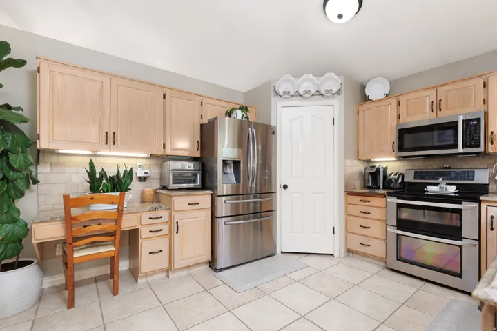 2050 E Johnstone Dr, Sandy, Utah 84093