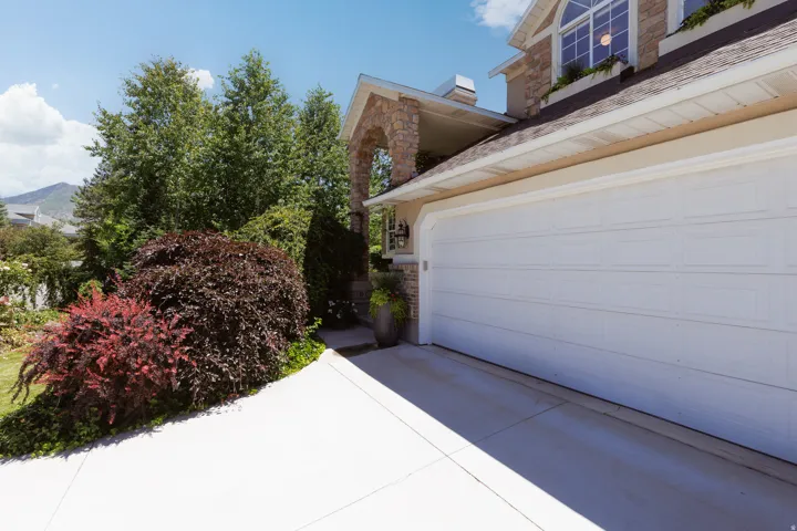 2050 E Johnstone Dr, Sandy, Utah 84093