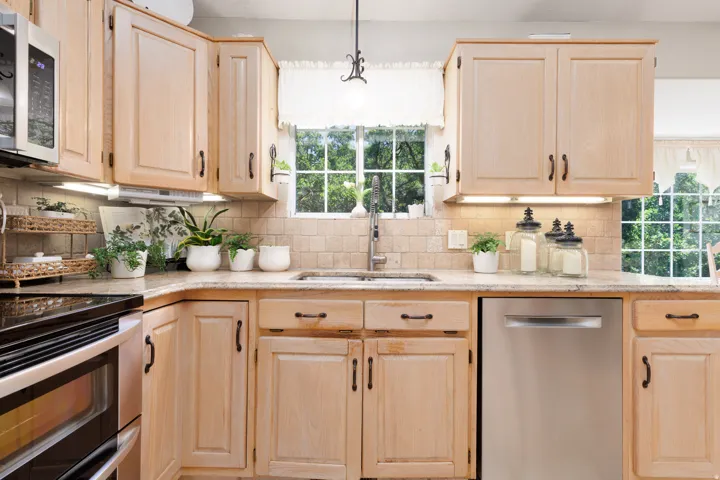 2050 E Johnstone Dr, Sandy, Utah 84093