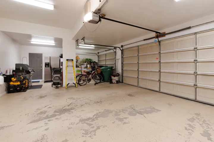 2050 E Johnstone Dr, Sandy, Utah 84093