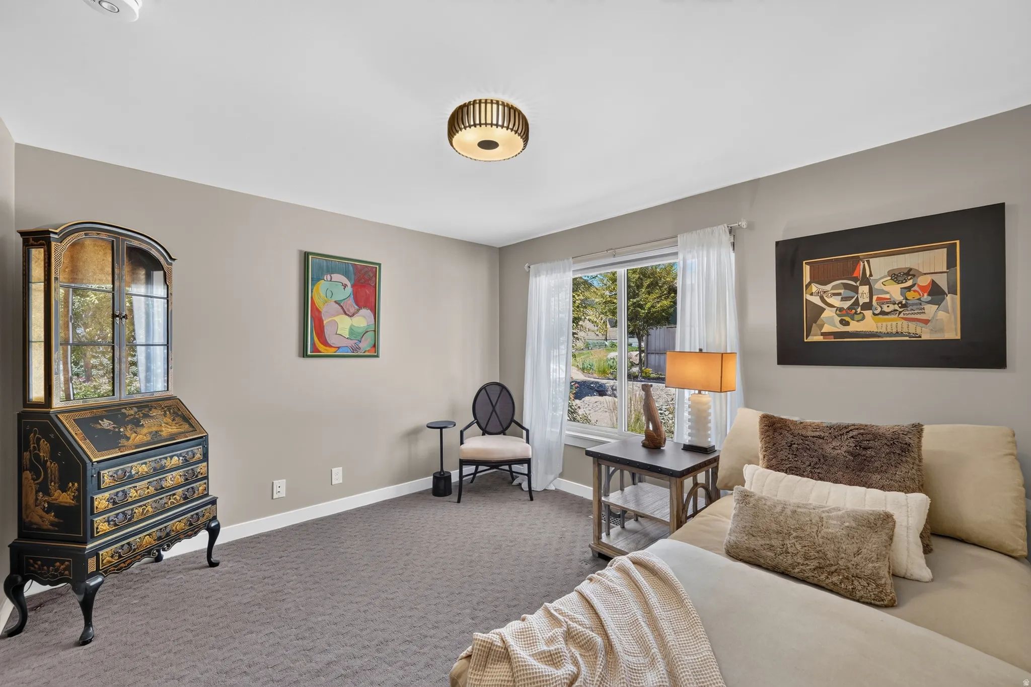 Guest bedroom main level
