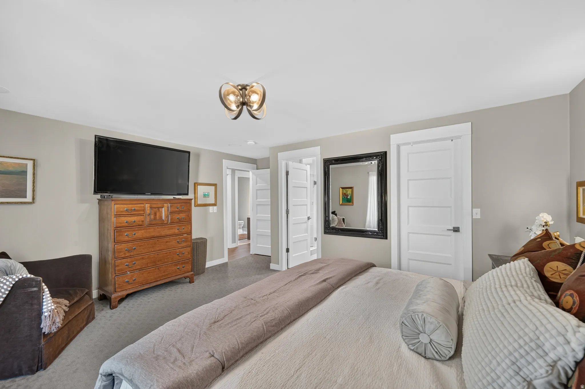 Large primary bedroom