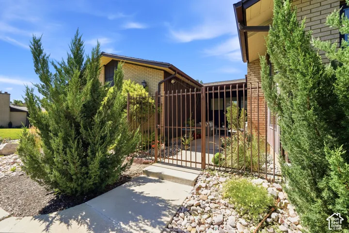 3989 S 2250 E, Holladay, Utah 84124