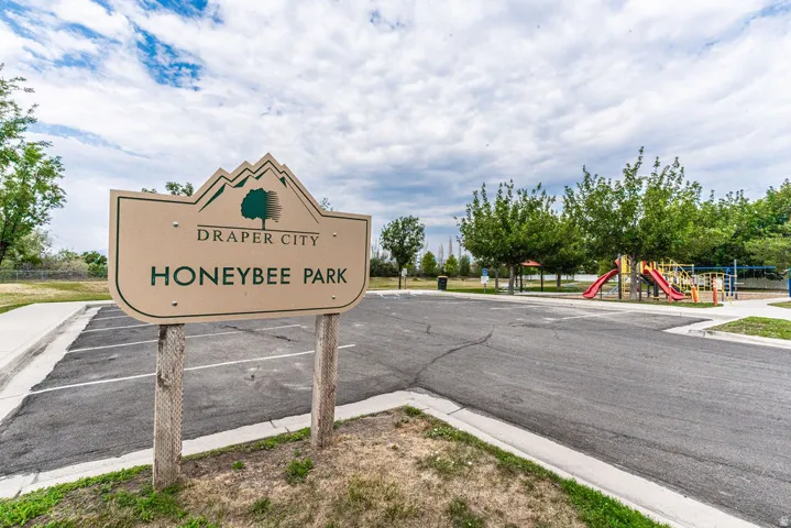 Nearby Honeybee Park