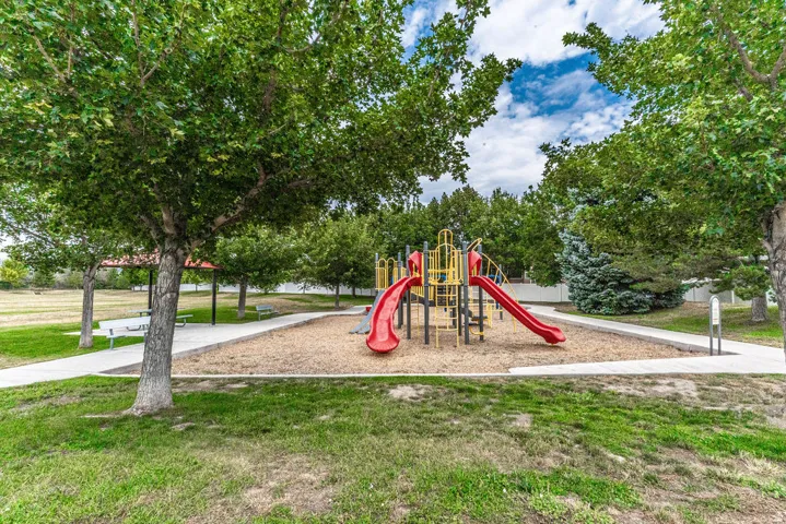 Nearby Honeybee Park