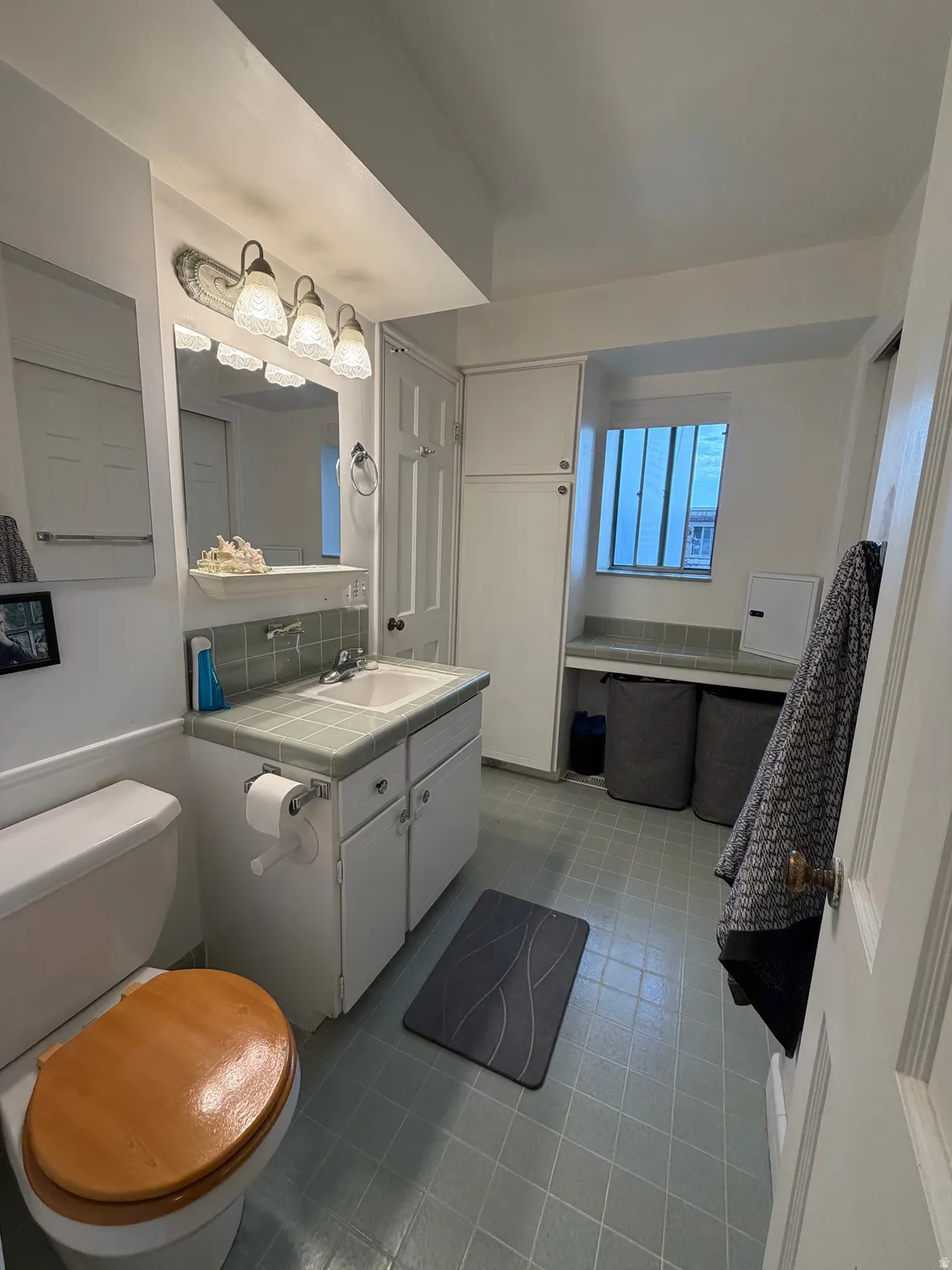 Roomy bathroom with door opening directly into your bedroom, as well as a door to the hallway.