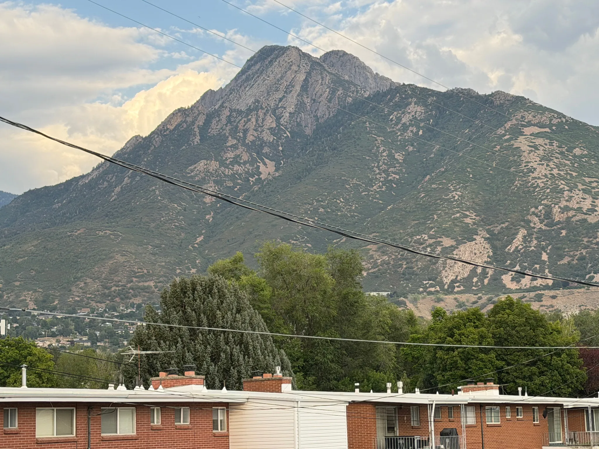 Beautiful Mountain Views from the Large Main Living Room and Kitchen Windows
