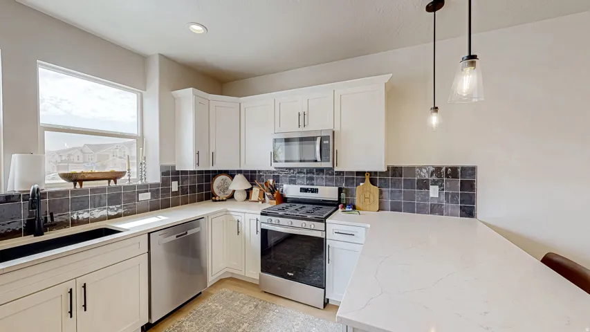 989 N Wayne Dr, Saratoga Springs, Utah 84045