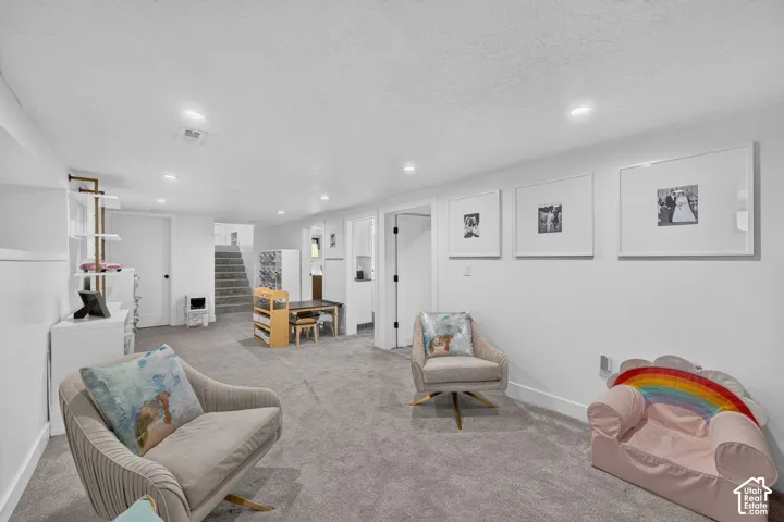 Versatile & large basement family room.  2 bedrooms in basement, 3/4 bathroom, and laundry in utility closet.