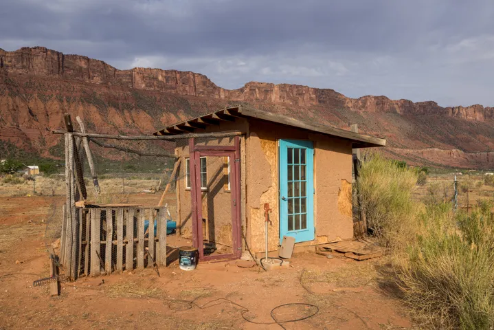 Outdoor structure