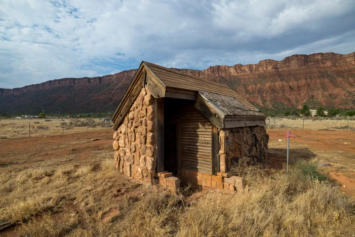 Outdoor structure