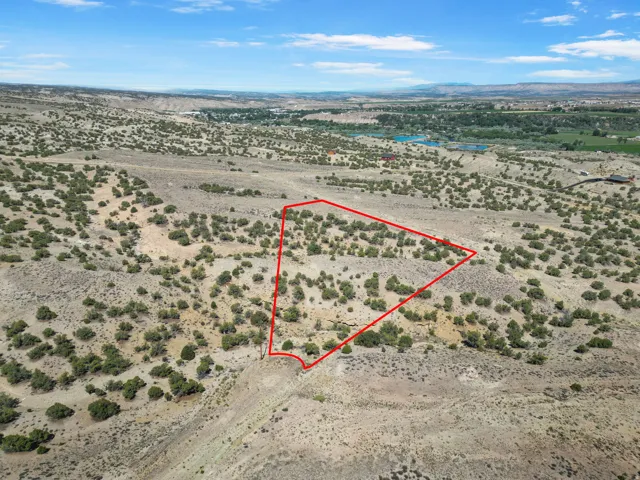 Approximate lot lines shown for illustration only. Buyer to verify all property boundaries, acreage, easements, utilities, and all listing information.
