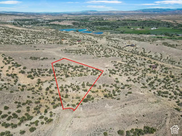Approximate lot lines shown for illustration only. Buyer to verify all property boundaries, acreage, easements, utilities, and all listing information.