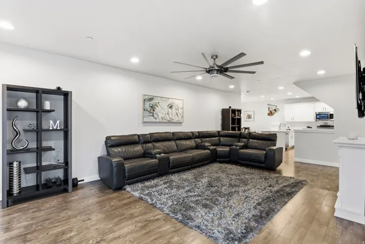 1196 W Clark Ln, Farmington, Utah 84025