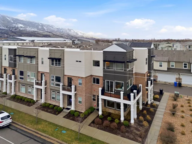 1196 W Clark Ln, Farmington, Utah 84025