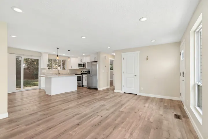 1066 E Violet Cir, Sandy, Utah 84094