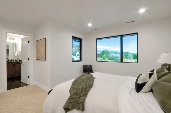 23 E 1500 S, Farmington, Utah 84025