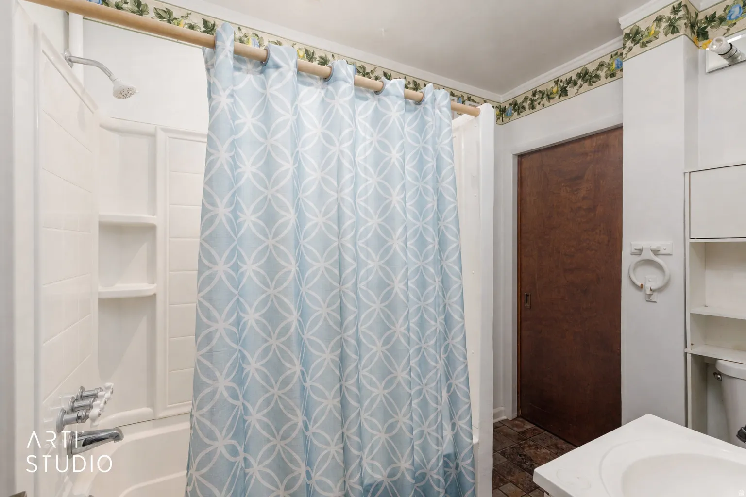 White tub with integrated shelving