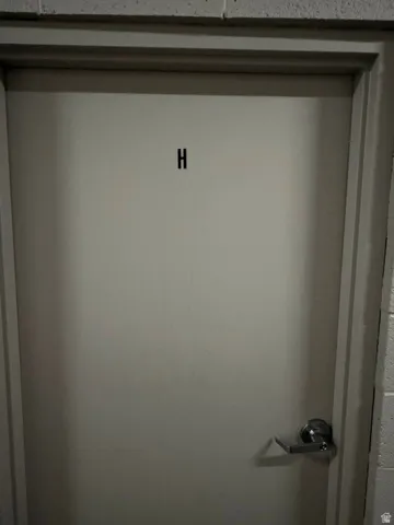 Staorage unit Door H space 86