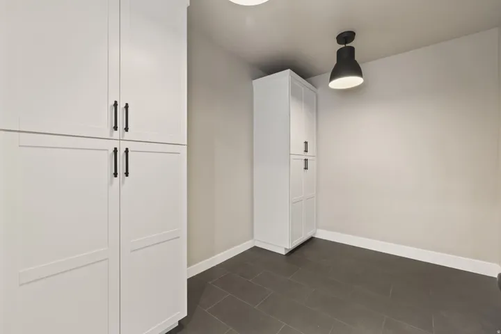 Walk in closet