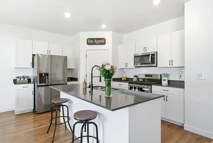 1209 S Red Cliff Dr, Santaquin, Utah 84655