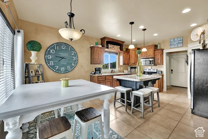 1234 S Shotley Bridge Dr, Syracuse, Utah 84075