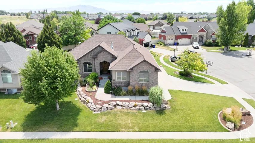 1234 S Shotley Bridge Dr, Syracuse, Utah 84075