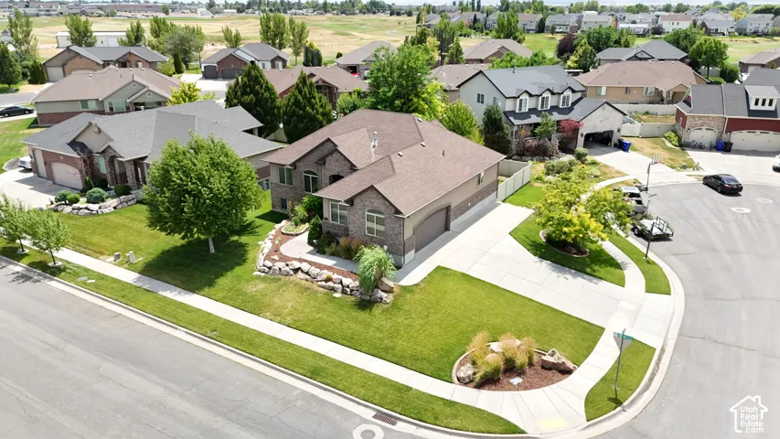 1234 S Shotley Bridge Dr, Syracuse, Utah 84075