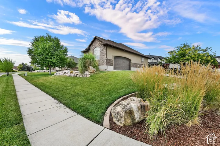 1234 S Shotley Bridge Dr, Syracuse, Utah 84075