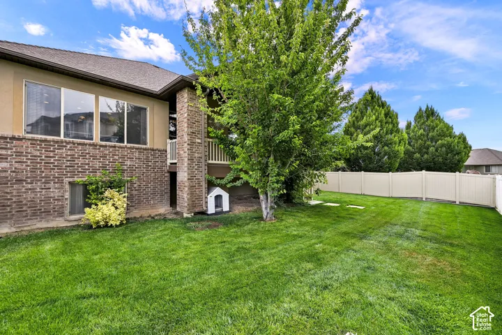 1234 S Shotley Bridge Dr, Syracuse, Utah 84075