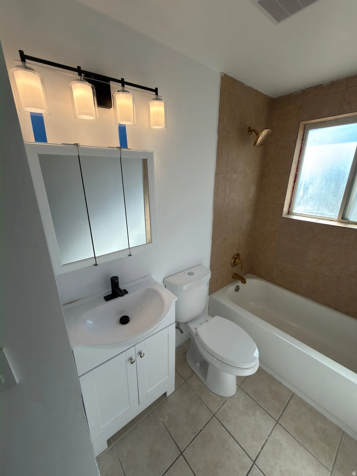 Main level bath