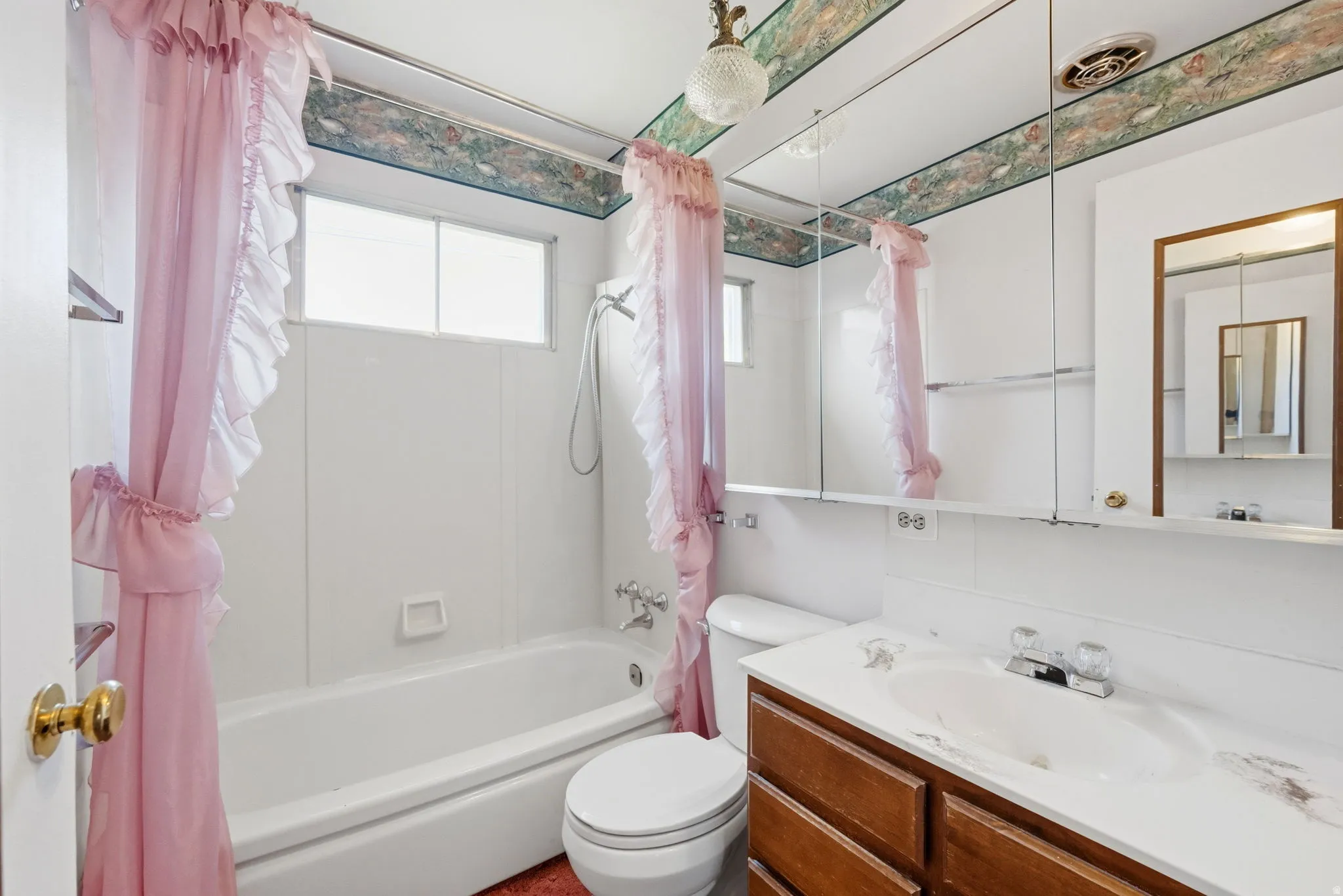 Full Hall Bathroom