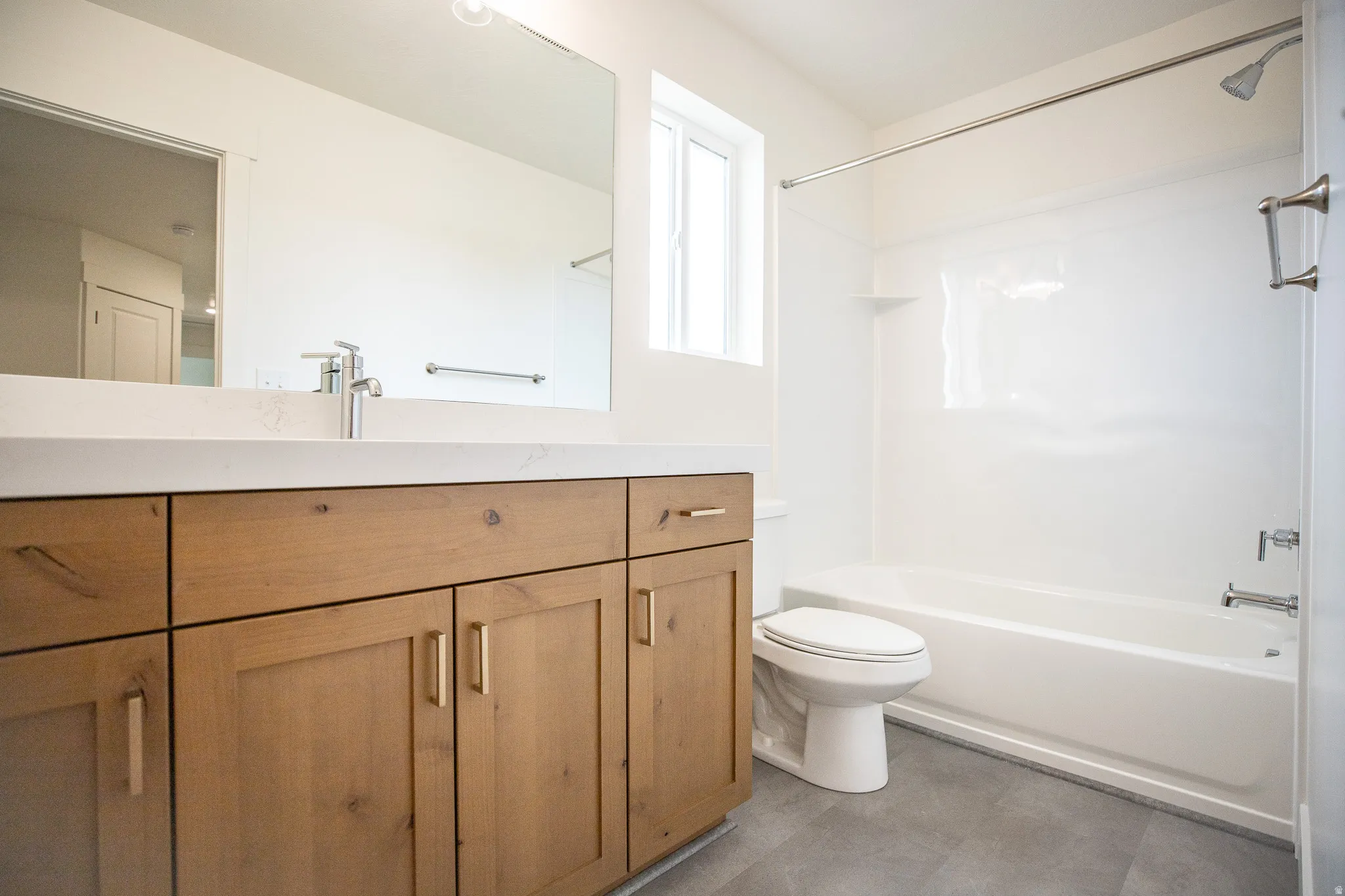 Upstairs full bathroom