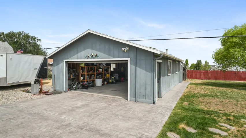 Large Detached 2 car garage